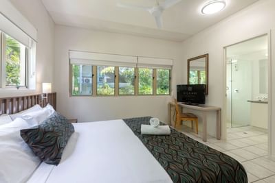 King bed in 3 Bedroom Superior Apartment at Silkari Reflections