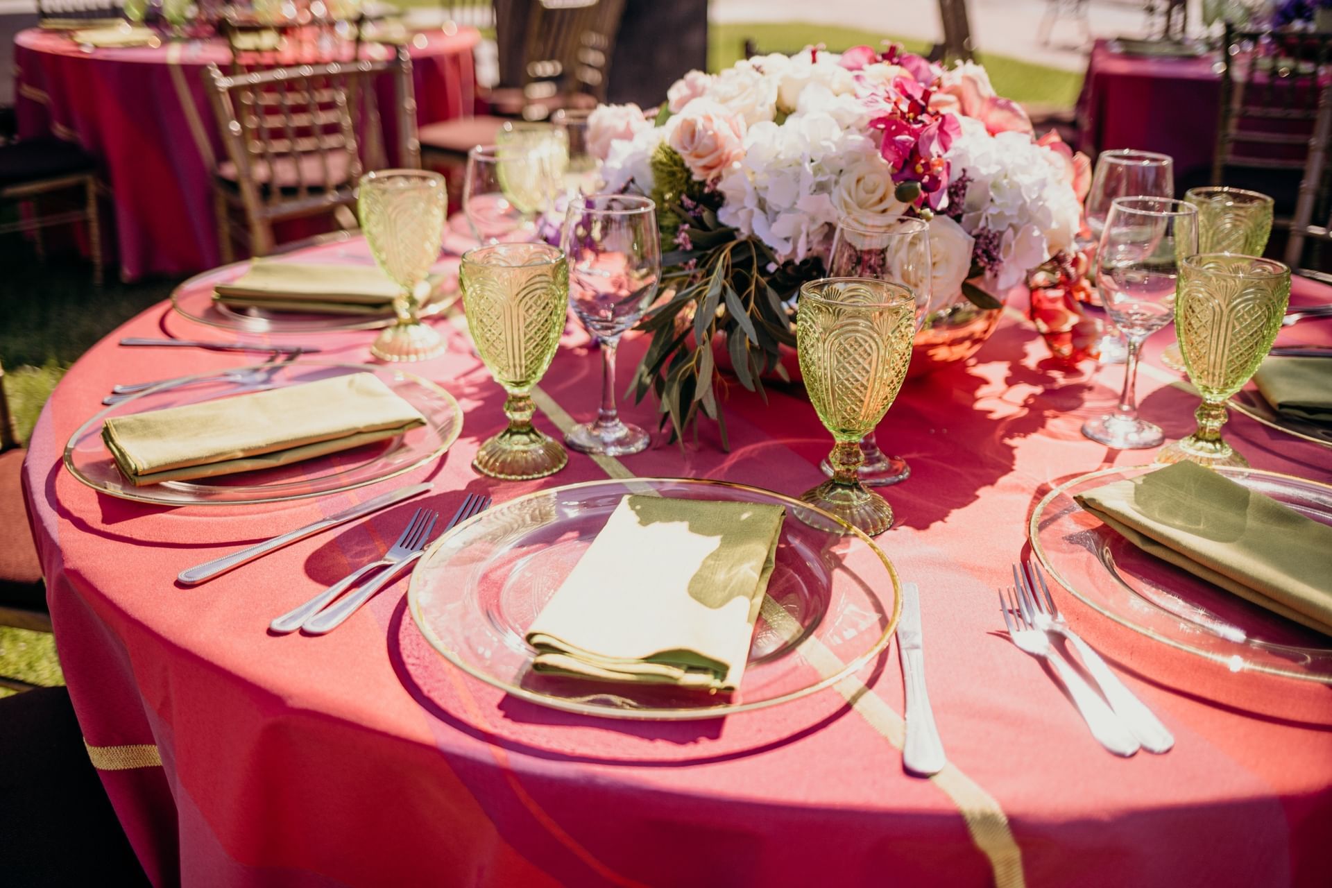 Pink floral banquet table in the Garden at Araiza Hotel Calafia