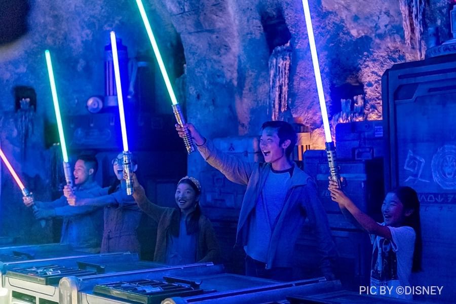 Children with lightsaber battle in Disney’s Hollywood Studios near Lake Buena Vista Resort Village & Spa