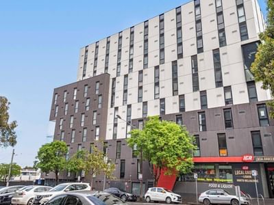 Student Living on Villiers - External