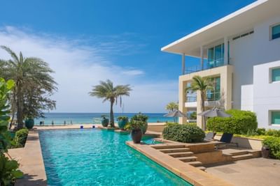 Paradox Infinity Pool by the beach