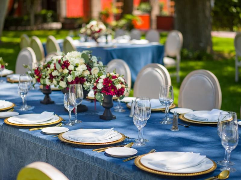 Dining table arrangement at Fiesta Americana Hacienda Galindo