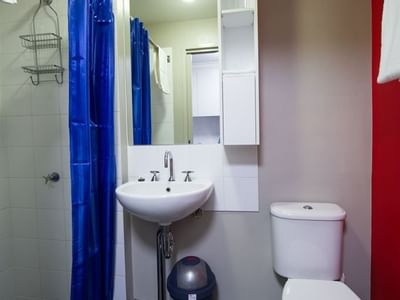 ANU Apartments Canberra_Studio Long Bathroom