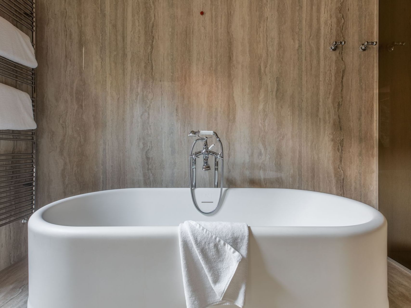 Close-up of the bathtub in the bathroom of Garden Suite at Margutta 19