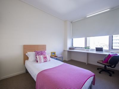 UniLodge @ 550 Lygon_2 Bedroom Apartment - Bedroom