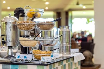 Food bowls in Shearwater Restaurant at Heron Island Resort