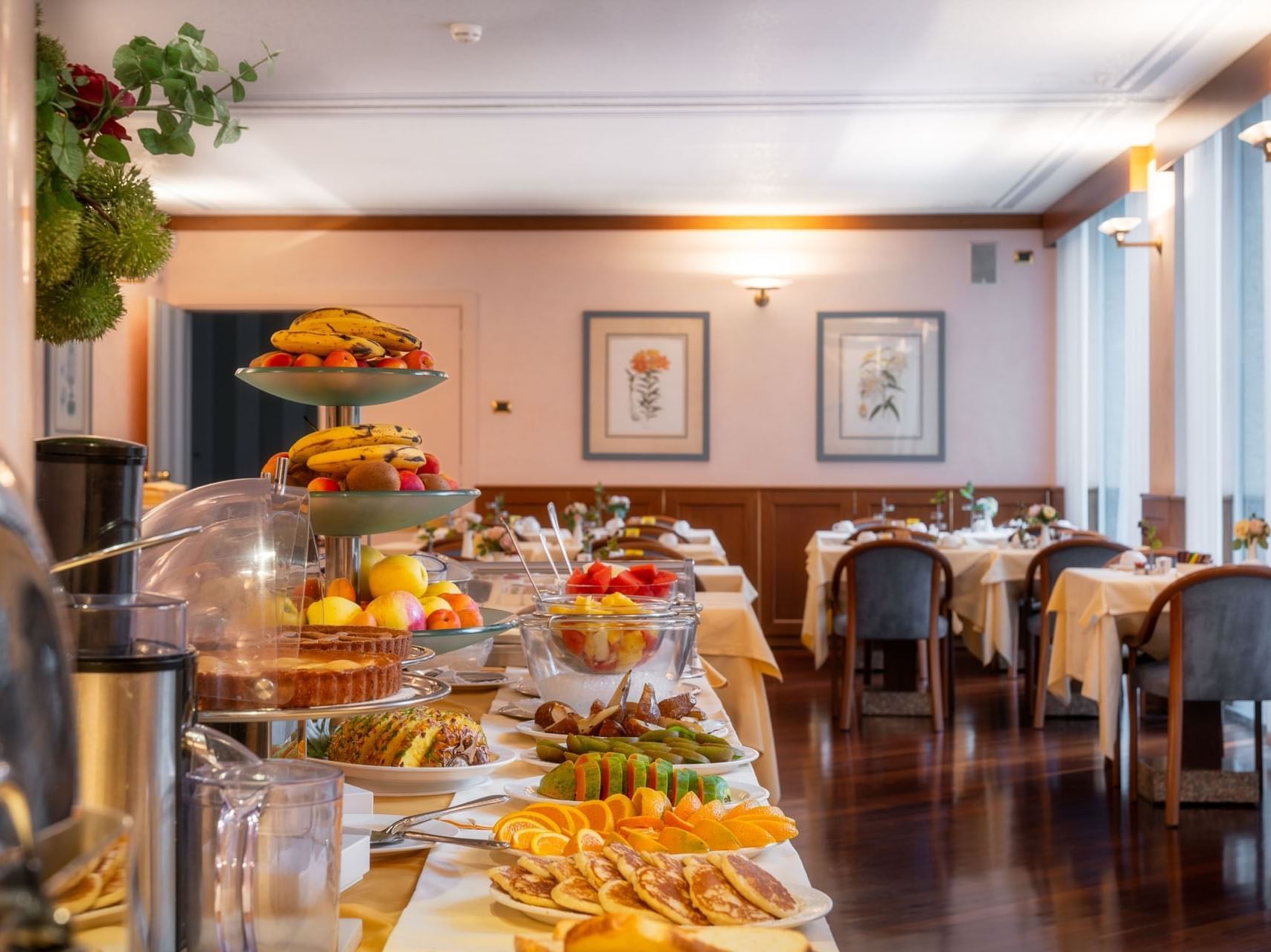 Breakfast Room at Hotel Crivi's in Milan