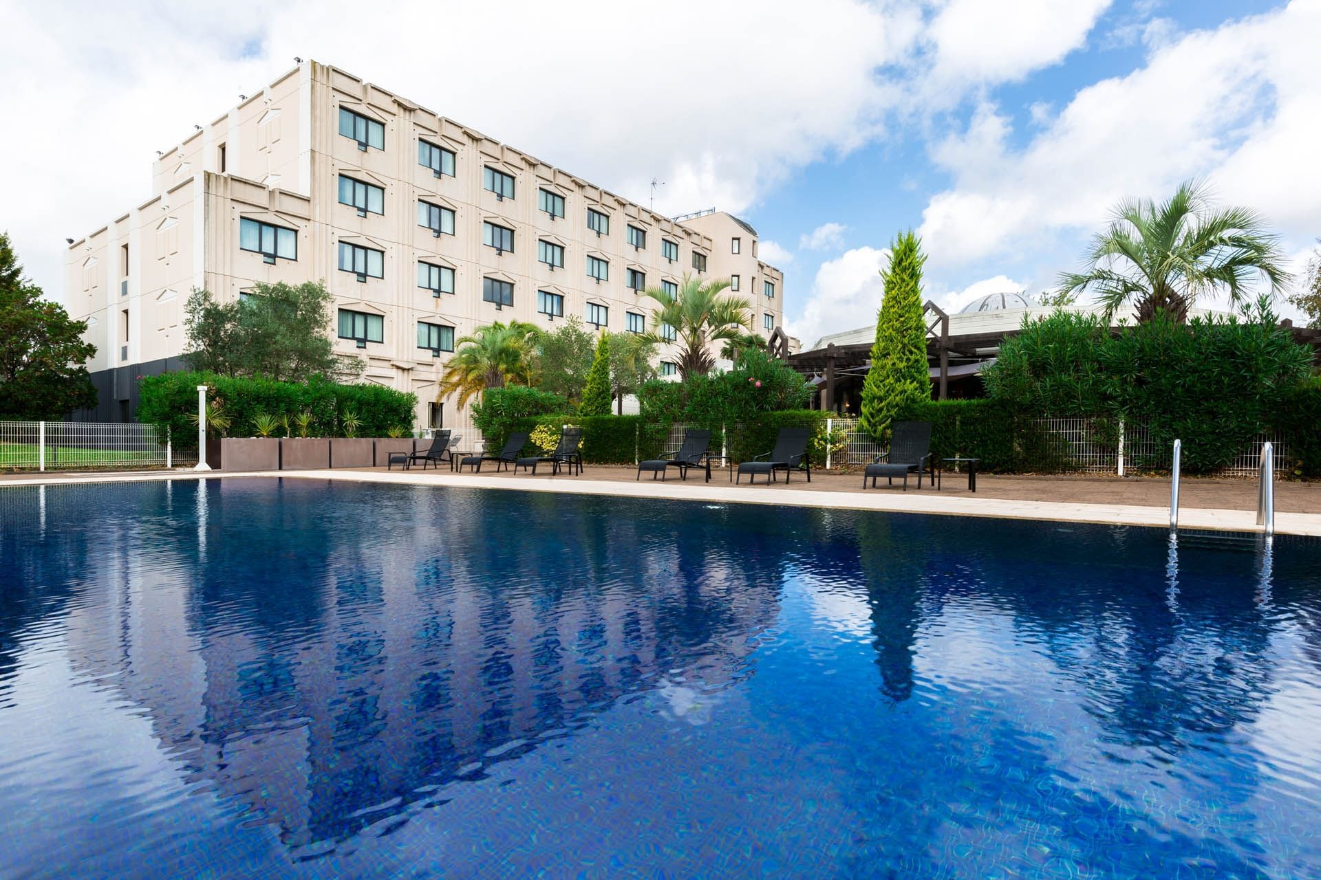 Exterior view of Oceania Nantes Aéroport