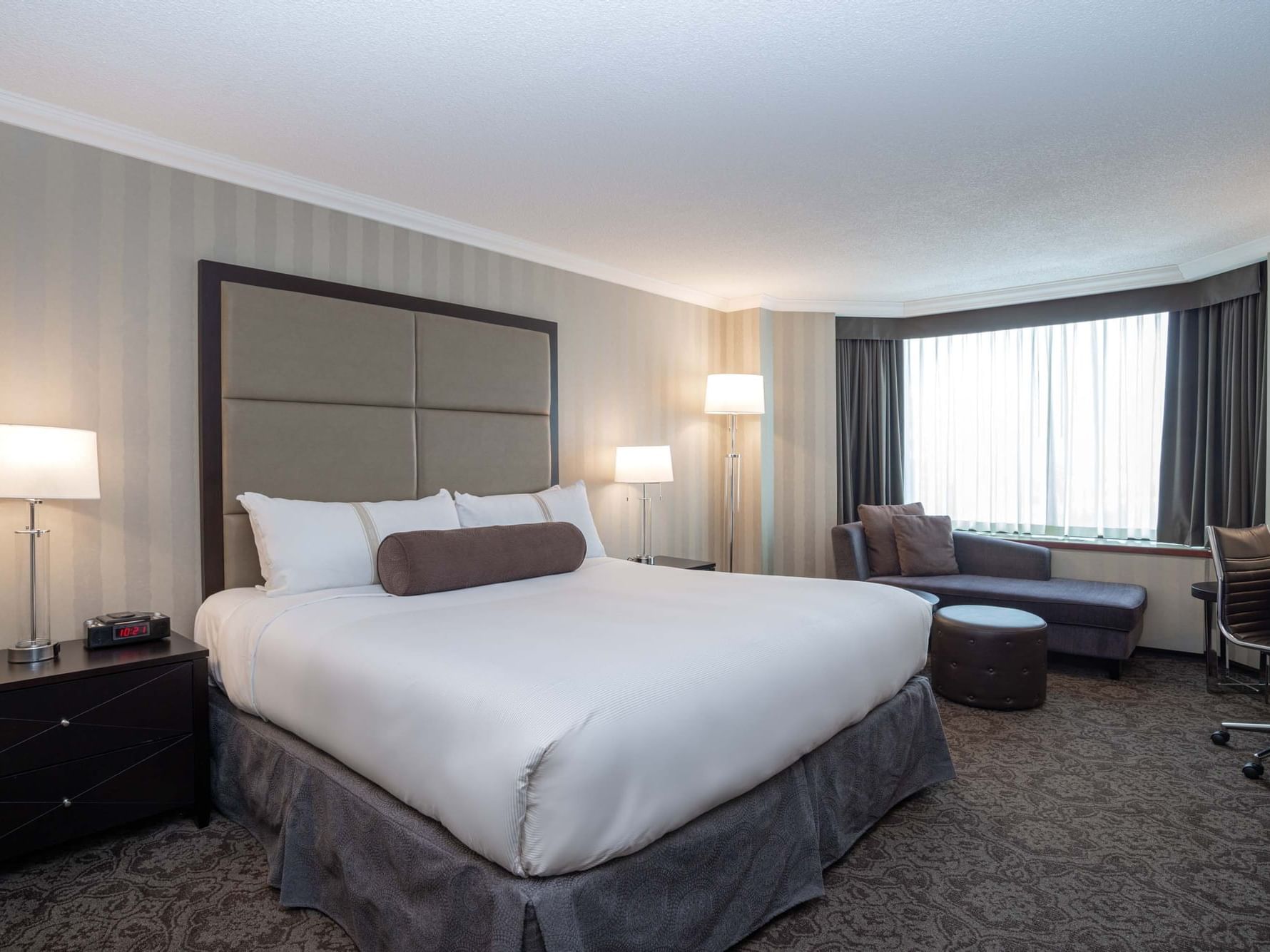 Stay at the Best Hotel by West Edmonton Mall - Sandman Hotel Edmonton West