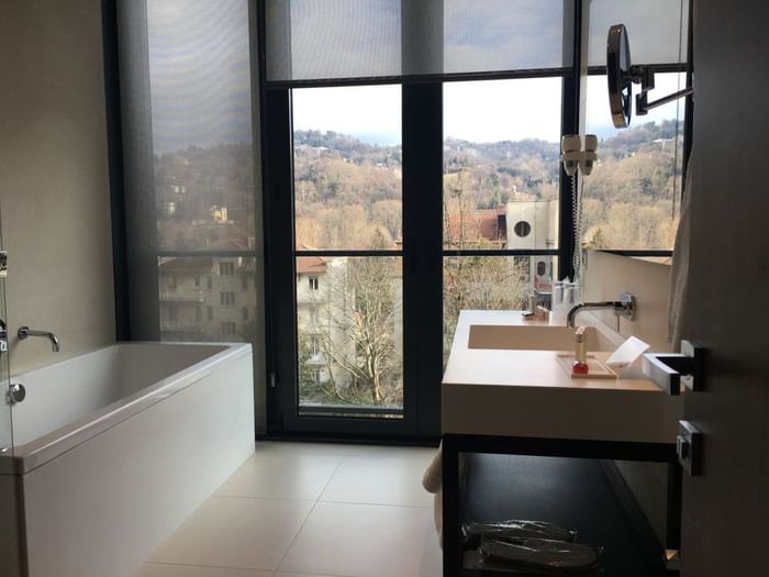 DUPARC Contemporary Suites - Bathroom with a View
