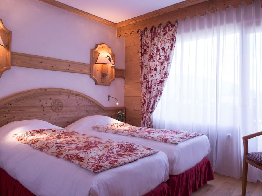 Interior of Double bedroom at Chalet-Hotel Neige et Roc