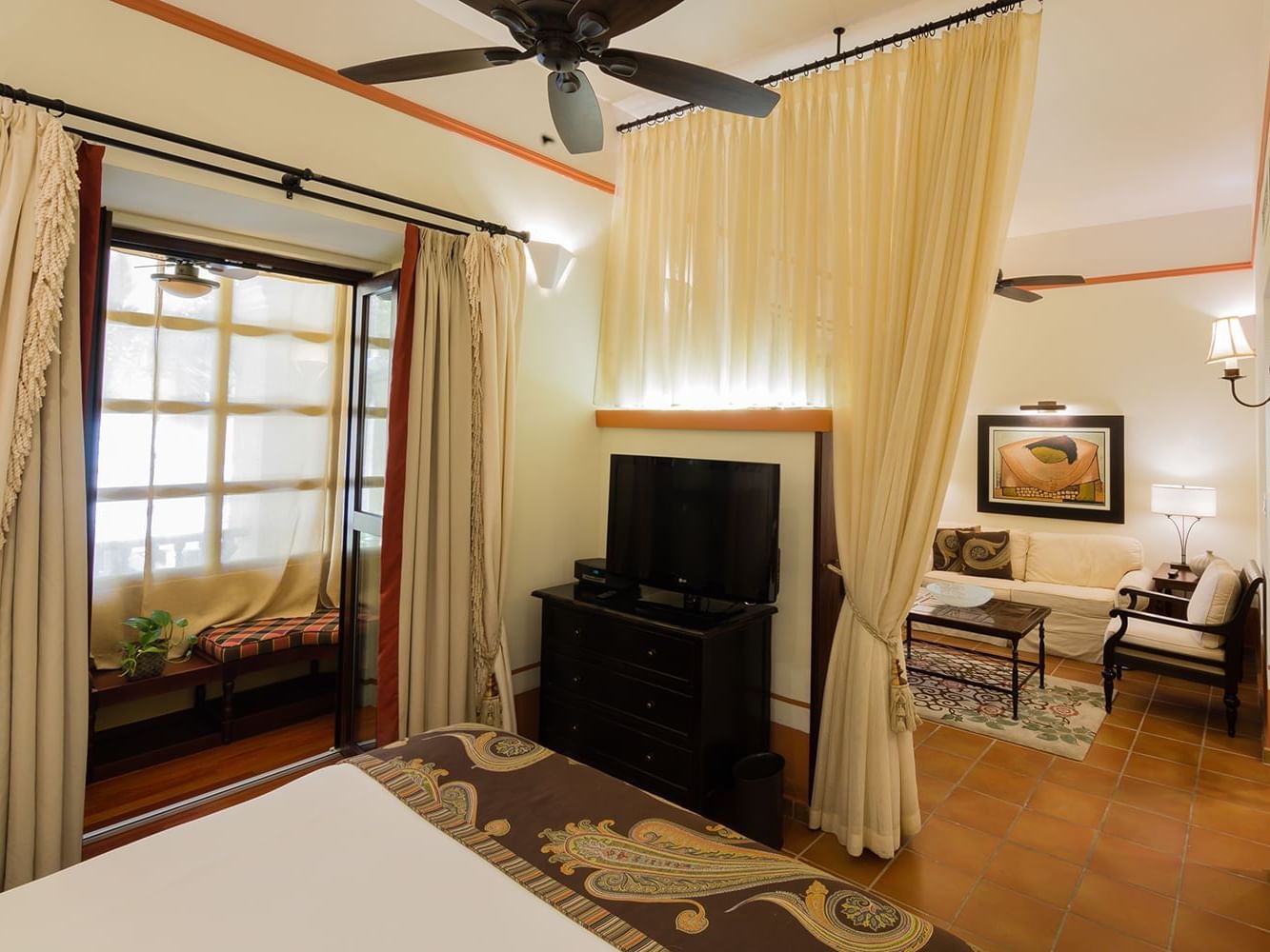 Living and bedroom area of a Junior Suite at Hotel El Convento