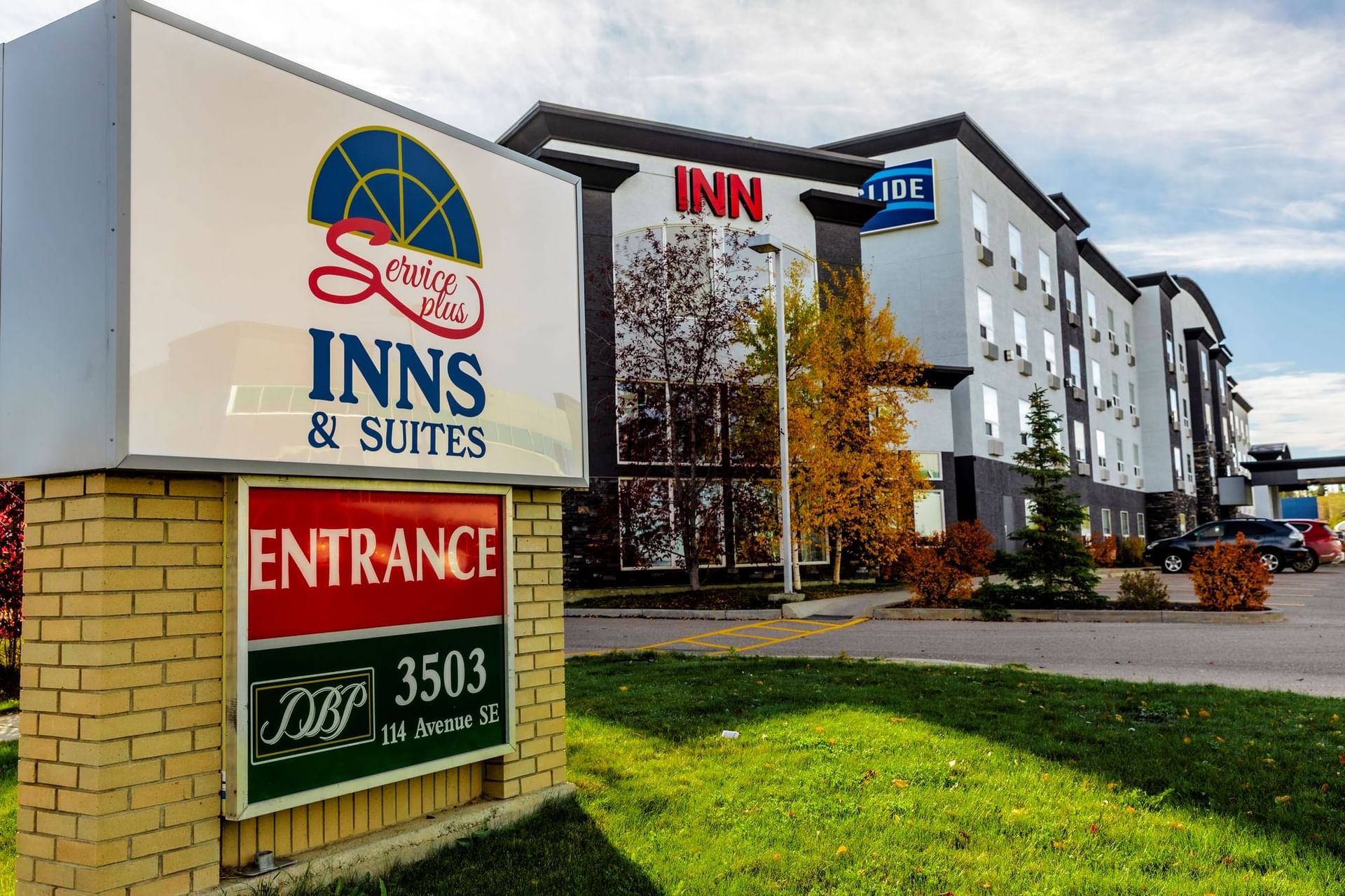 Service Plus Inns & Suites Calgary - Top Calgary Hotel