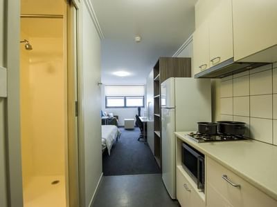 UniLodge @ANU Warrumbul Lodge Canberra_Studio Long (2)