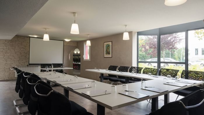 U shape Meeting room with projector screen at La Vieille Ferme