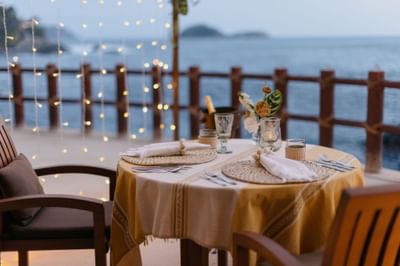 Romantic dinner table set-up at Cala de Mar