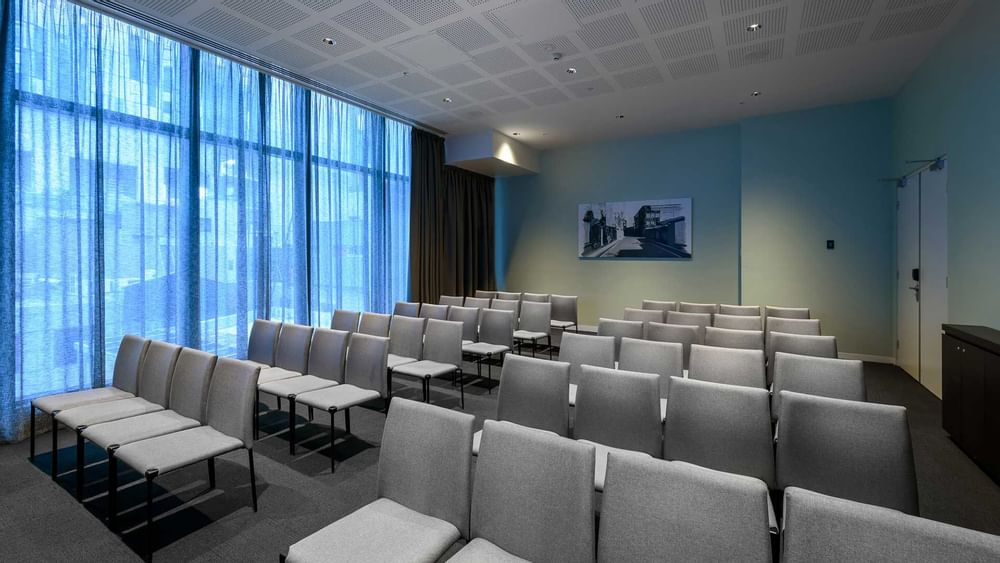 Theatre-style seating in Meyers Place at Melbourne Central