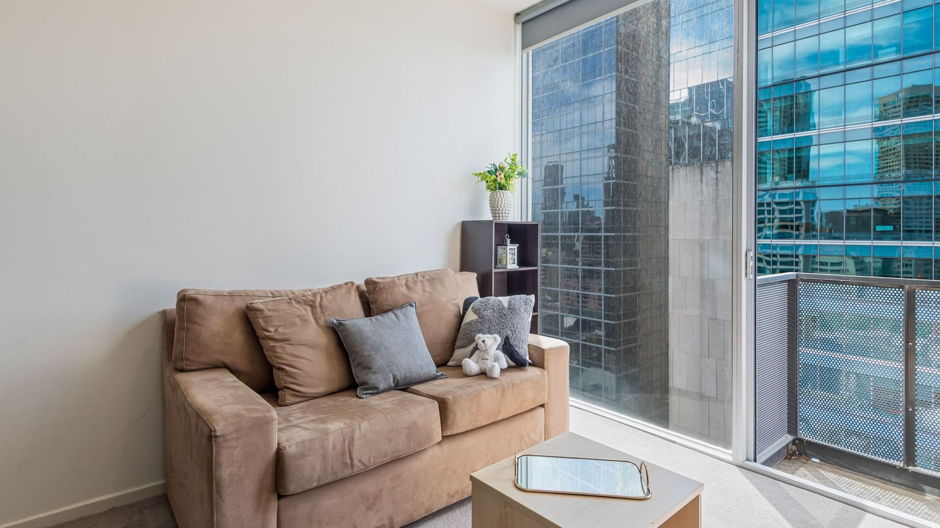 Lonsdale 2 Bed Large TV Area