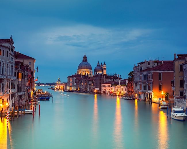 Art, Events and Shopping on an Immaculate Conception Venice Vacation - Gruppo UNA