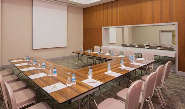 Black Sea Meeting Hall IV-V with projector screen, U shape table and chairs at Titanic Deluxe Lara