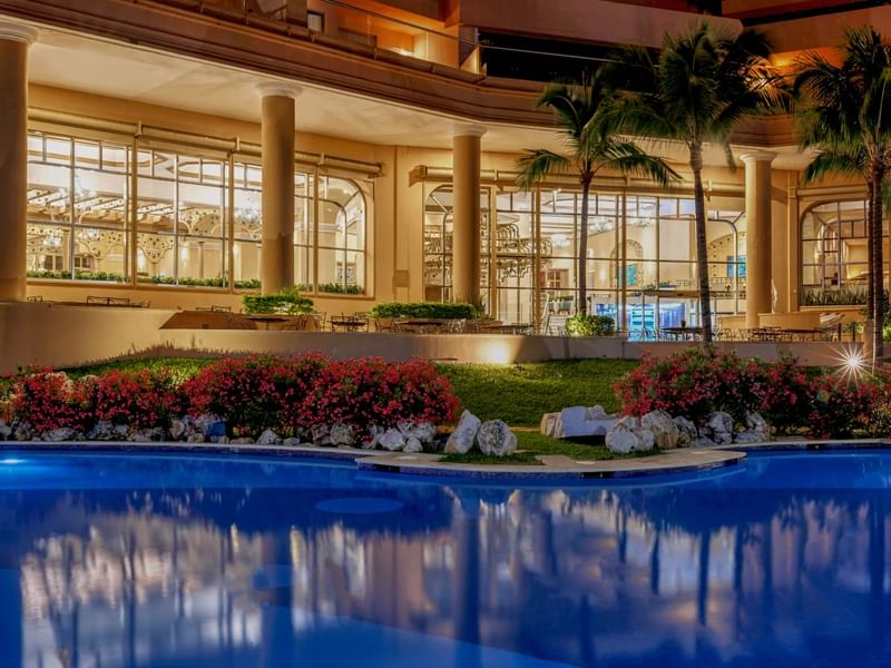 Exterior view of pool & Viña del Mar at Grand Fiesta Americana