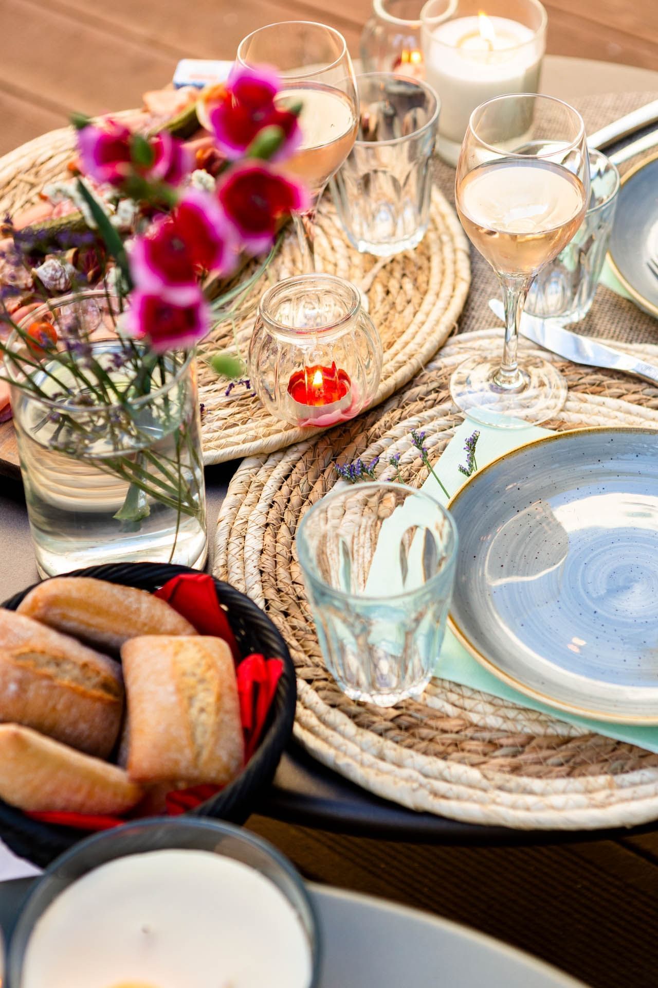 Gros plan d'une table dressée à l'Oceania Paris Porte de Versailles