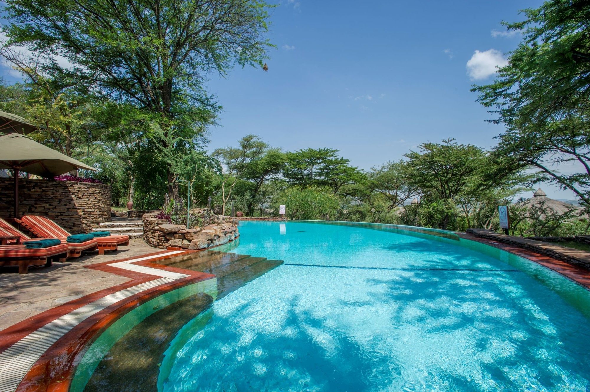 Serengeti Serena Safari Lodge in Central Serengeti — photo 4