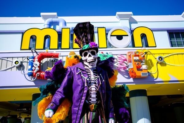 Performer dressed in Mardi Gras costume at Universal Studios Florida