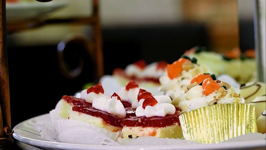 Close up of fancy cupcakes served at Terra Nova Suite Hotel