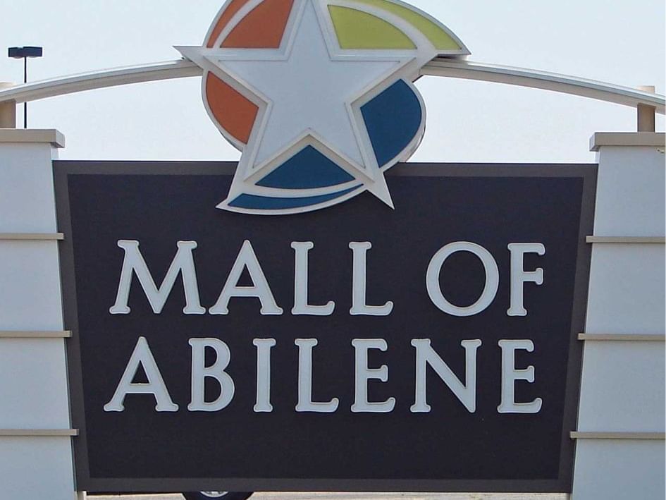 Closeup of Sign name of Mall of Abilene near MCM Eleganté Suite