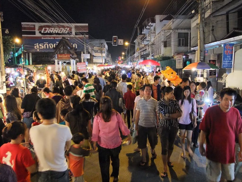 Crowded walking street of Wua Lai near Eastin Tan Hotel Chiang Mai