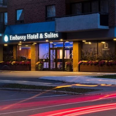 Exterior view of entrance to Embassy Hotel & Suites Ottawa