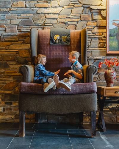 Children talking together at Stoney Nakoda Resort & Casino
