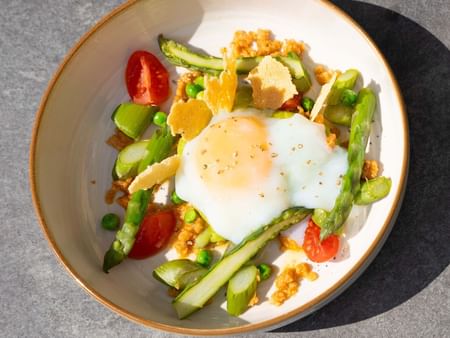 Oeuf parfait aux asperges - Le Lounge 