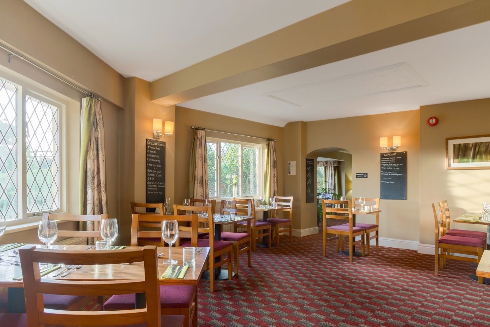 Woodford Bridge Country Club Restaurant Seating Area