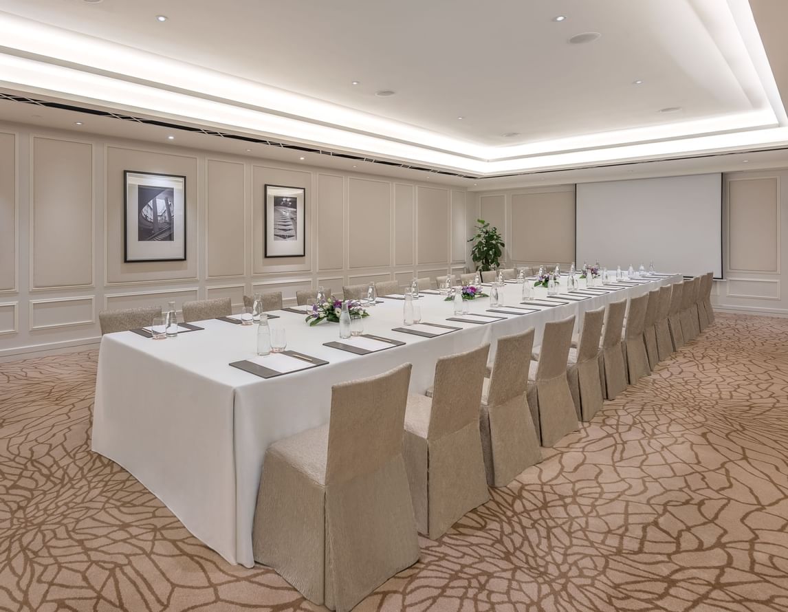 Interior of a meeting room at Fullerton Singapore