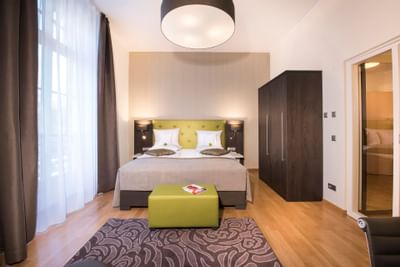Superior Room with Double Bed and Cupboard in Hotel Collegium Leoninum, Bonn