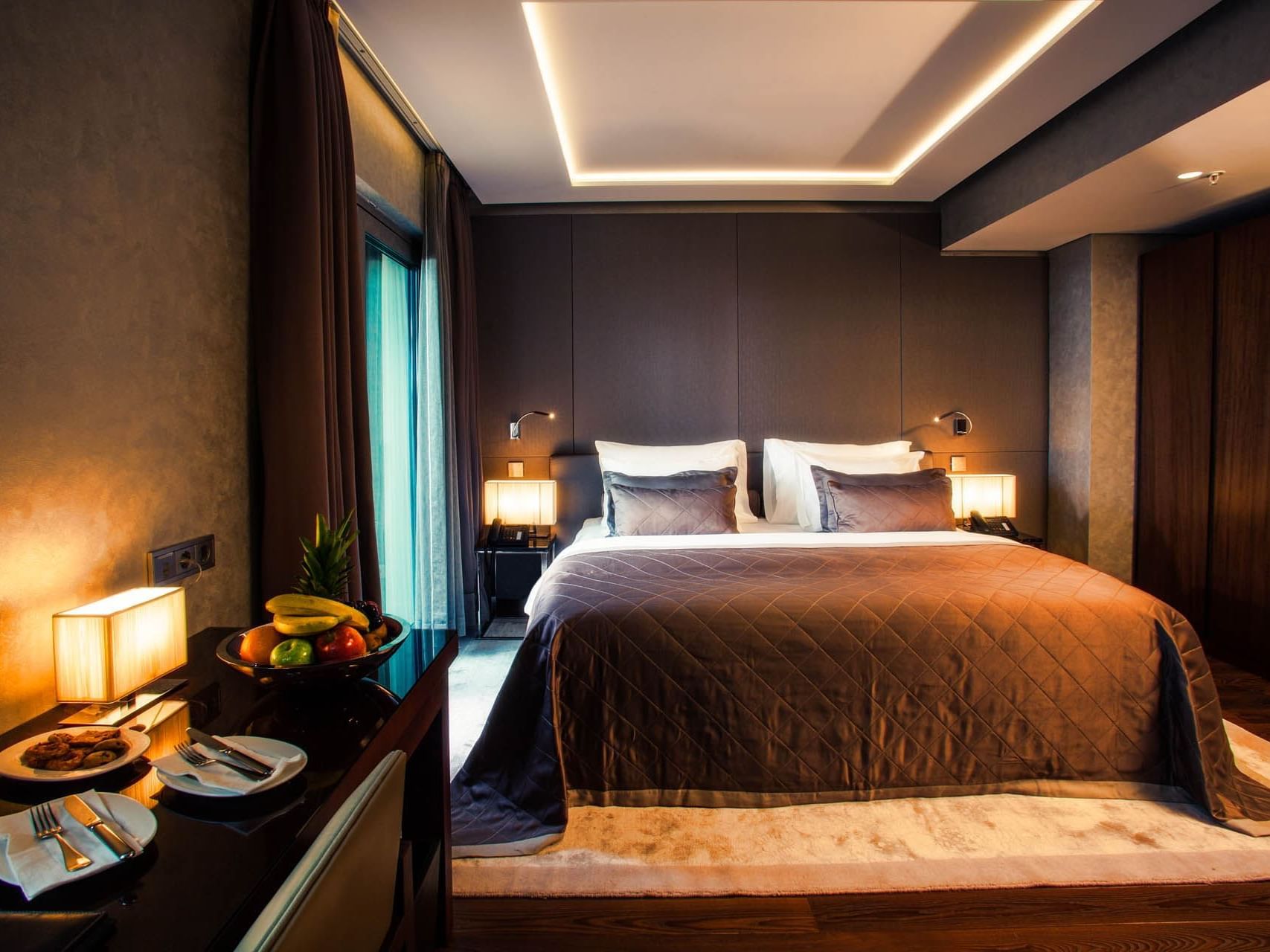 Lasagrada-Exec. Deluxe Room 01