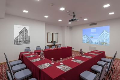 Sala Tirreno in Bettoja Hotel Mediterraneo