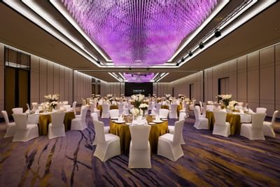Well-arranged interior of Carlton Grand Ballroom at Carlton Hotel Bangkok Sukhumvit