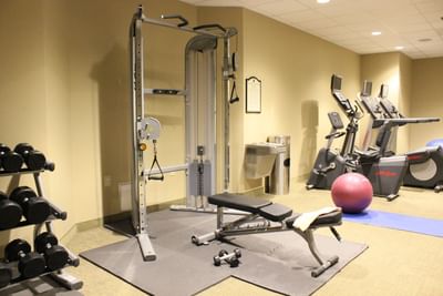 Exercise machines in the Gym at Rosen Inn Closest to Universal