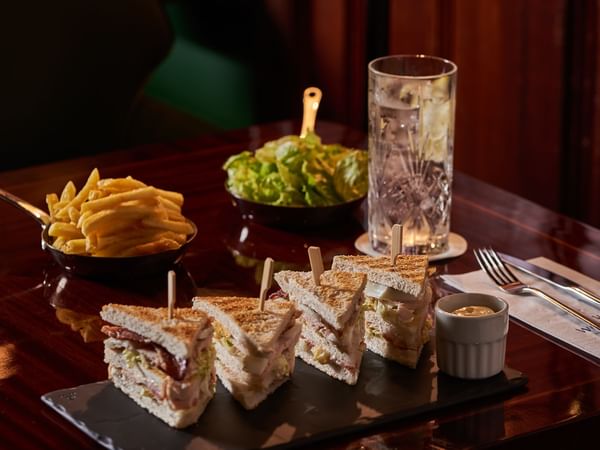 The Duke's Bar - Club Sandwich 