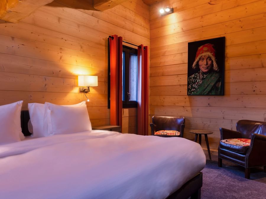 Interior of the Standard Room at Chalet-Hotel La Marmotte