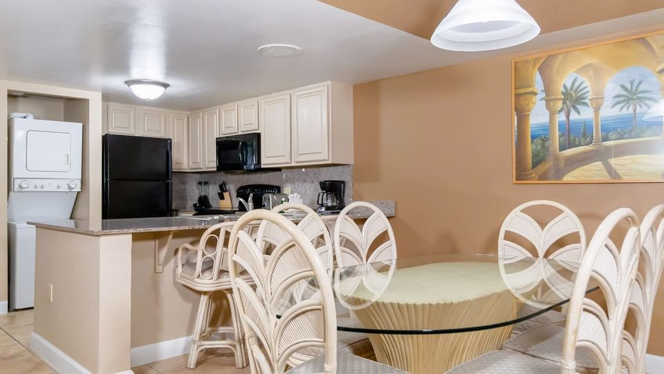 Dining area in One-Bedroom Suite at the Oaks, Legacy Vacation Resorts