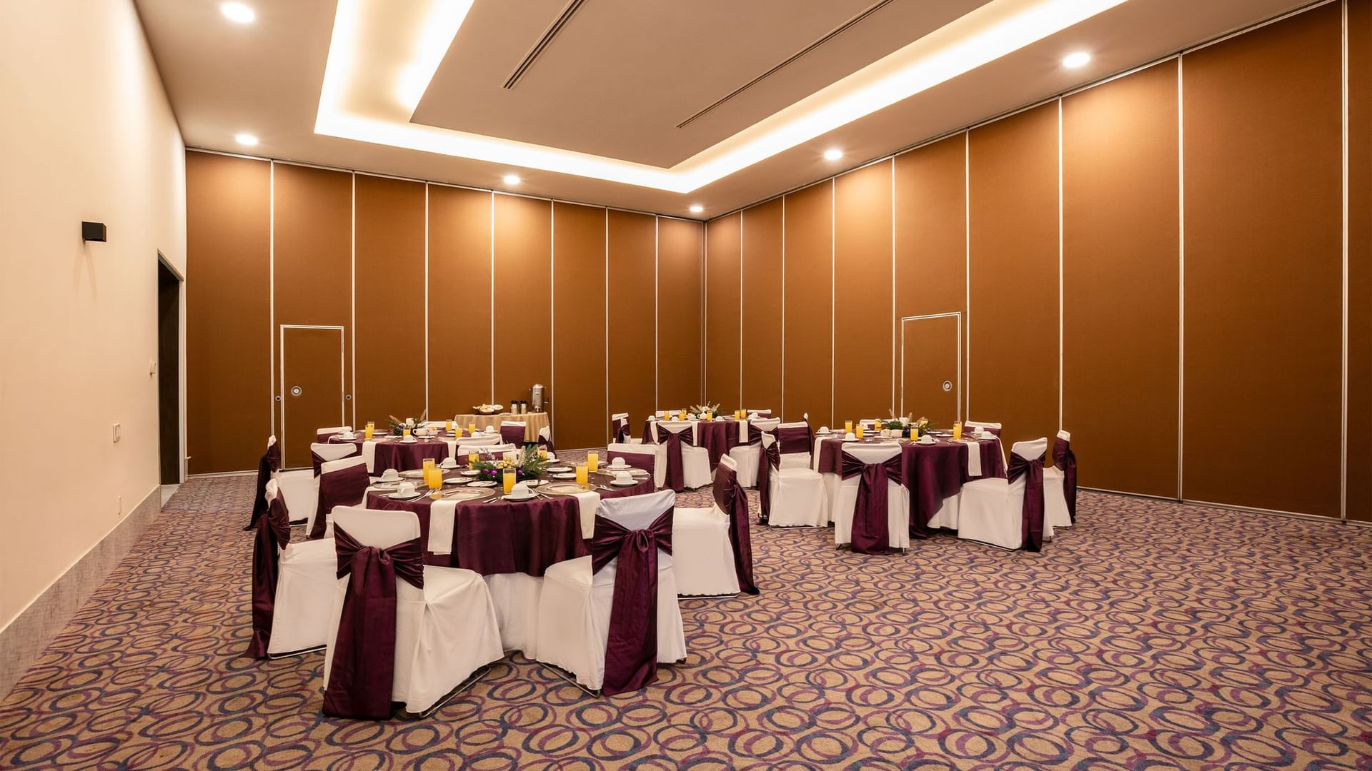 Elegantly set dining tables in Chapultepec event room at Camino Real Guadalajara in Zapopan