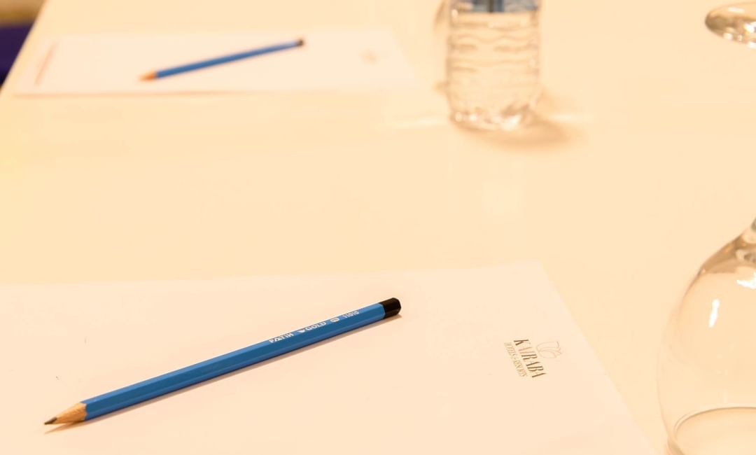 Bodrum Imperial'deki bir toplantı odasındaki olanakların yakın çekimi