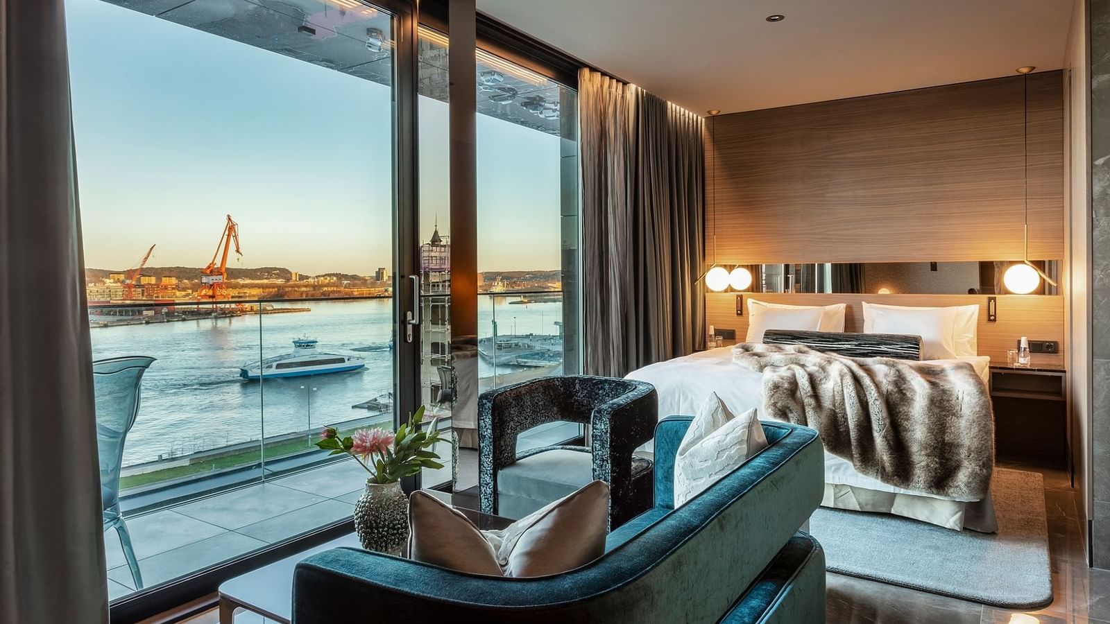Luxury hotel room at Hotel Riverton Gothenburg with panoramic harbour view and premium interior