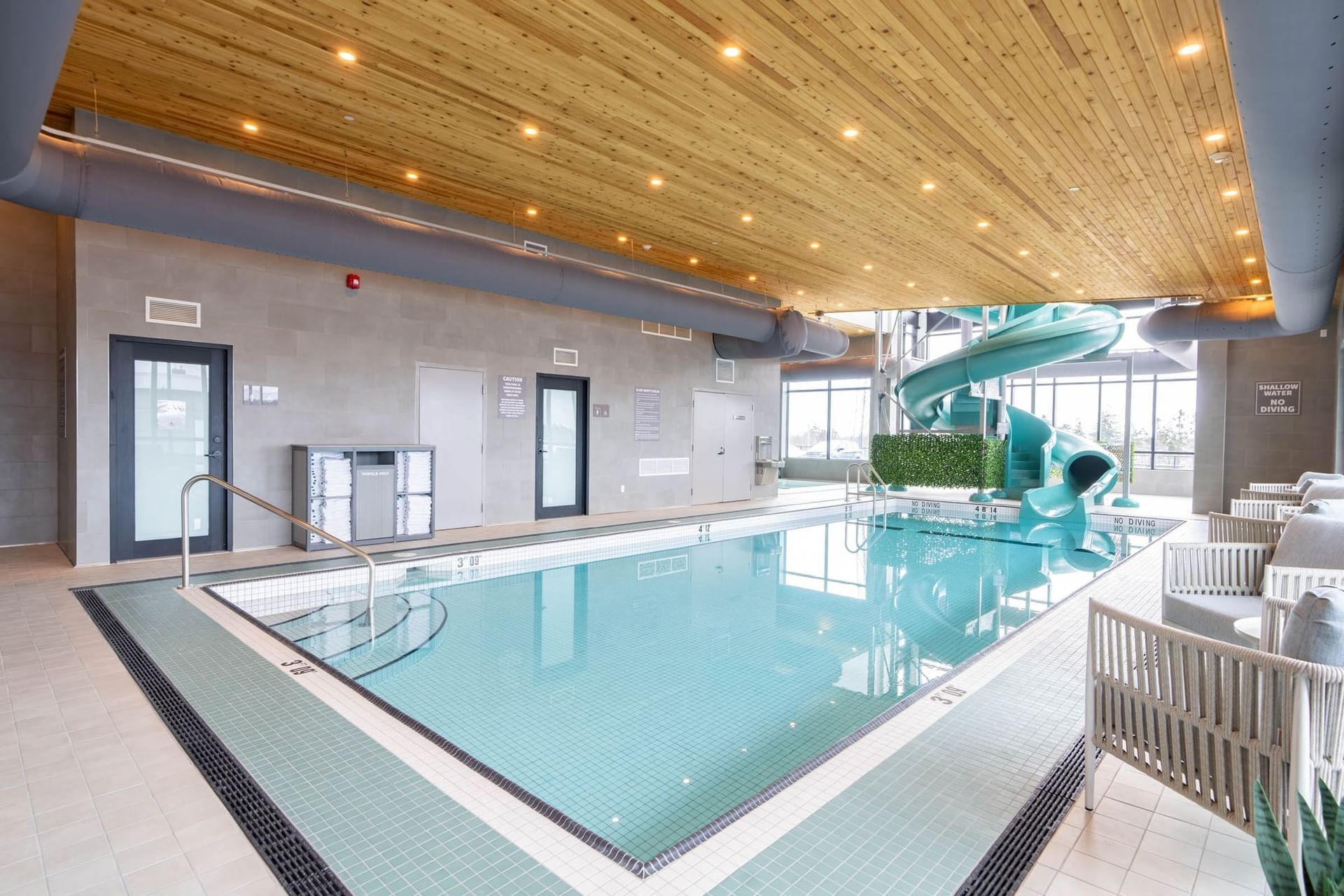 Sandman Signature Dartmouth Hotel & Suites Hotels in Dartmouth | Sandman Signature Dartmouth Hotel & Suites