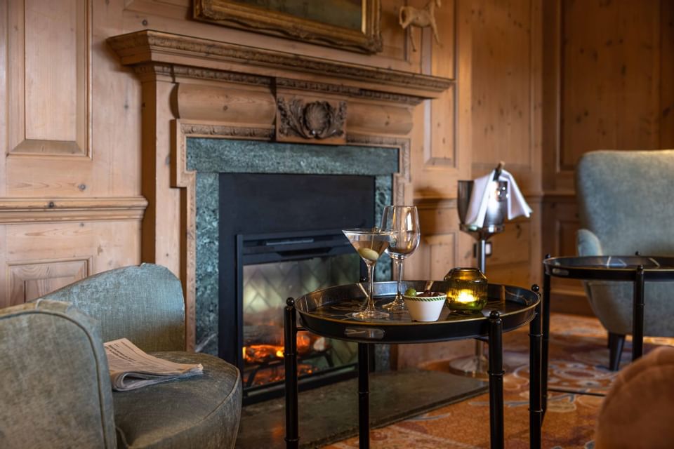 Drinks by the fireplace in Clip Bar at The Relais Henley