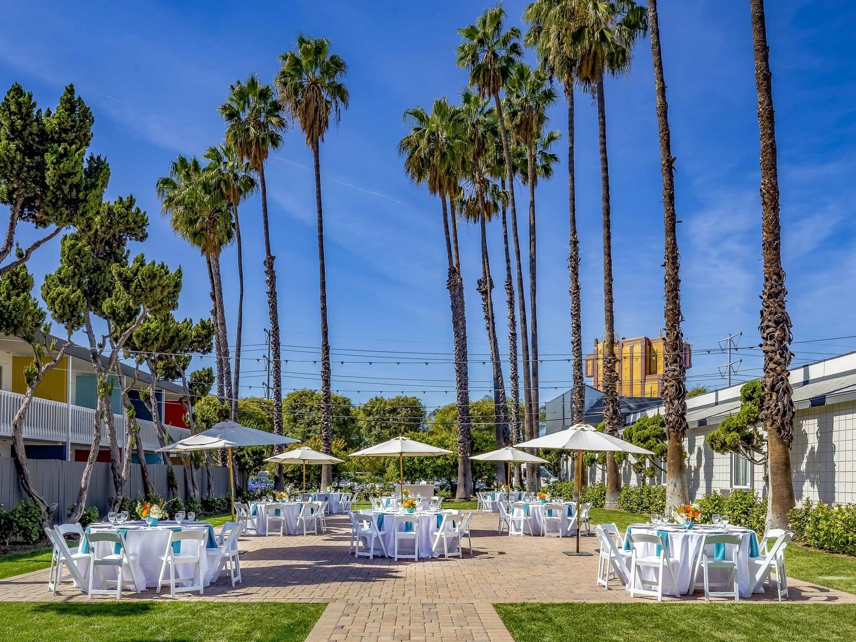 Dining arrangements in The Veranda at Anaheim Hotel